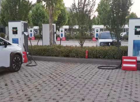 城市充電樁，助力電動車普及