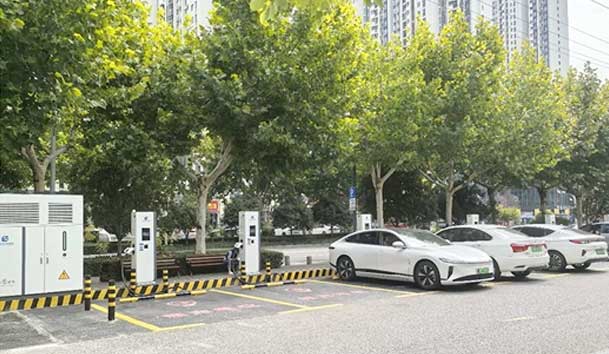 宜昌首批全液冷超充站投入運(yùn)營，鴻嘉利助力高質(zhì)量充電基礎(chǔ)設(shè)施建設(shè)(圖1)