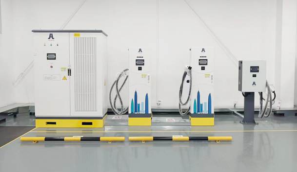 600KW充電樁分體樁雙槍600A液冷終 600KW充電樁分體樁雙槍600A液冷終